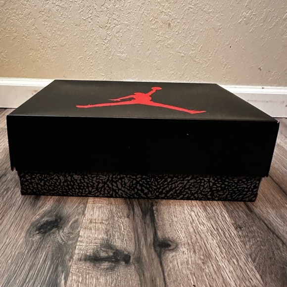 New With Box Jordan 3 “Black Cat” 2025 Men’s Size 9.5 Women’s Size 11 main image 5